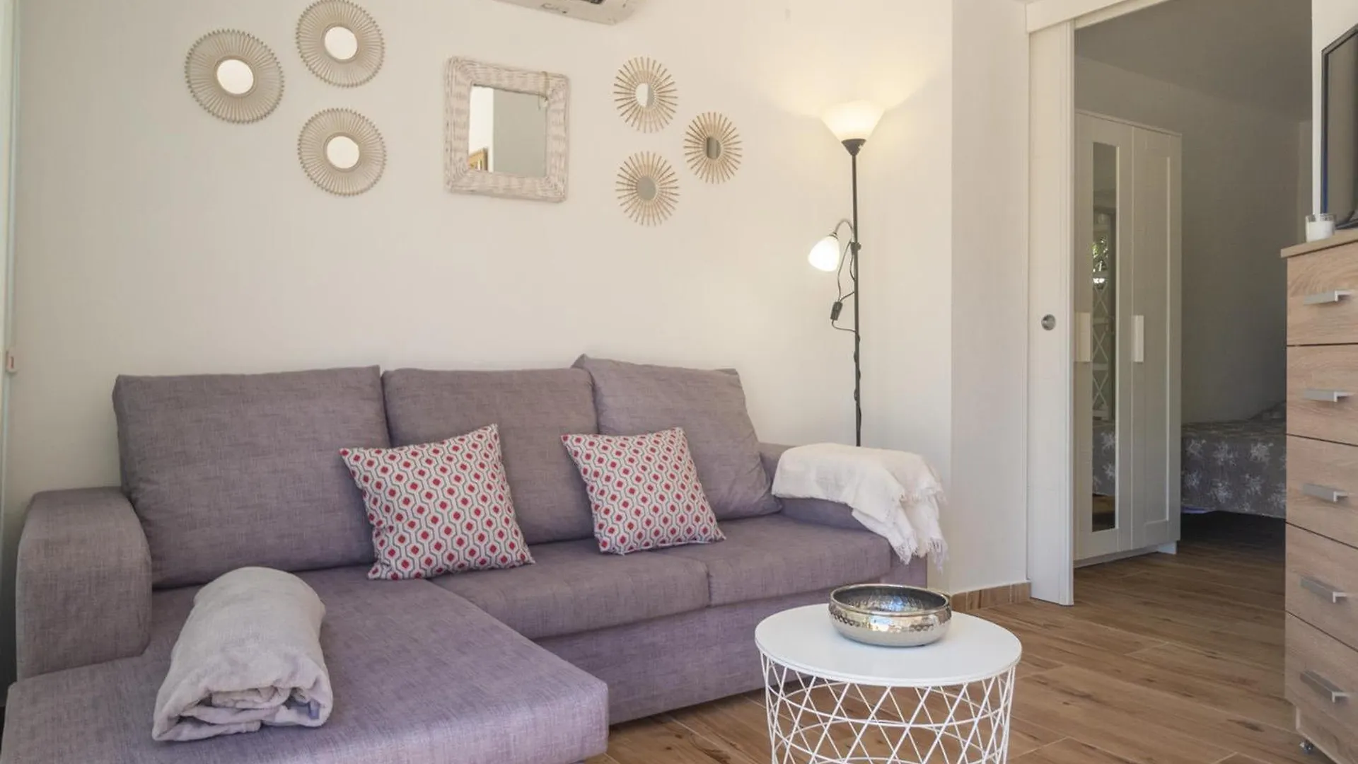 Apartamento Renovado Con Terraza, A Pasos De La Playa De Riells, ¡Ideal Para Parejas! - Es-325-29 Torroella De Montgri 0*,  Spain