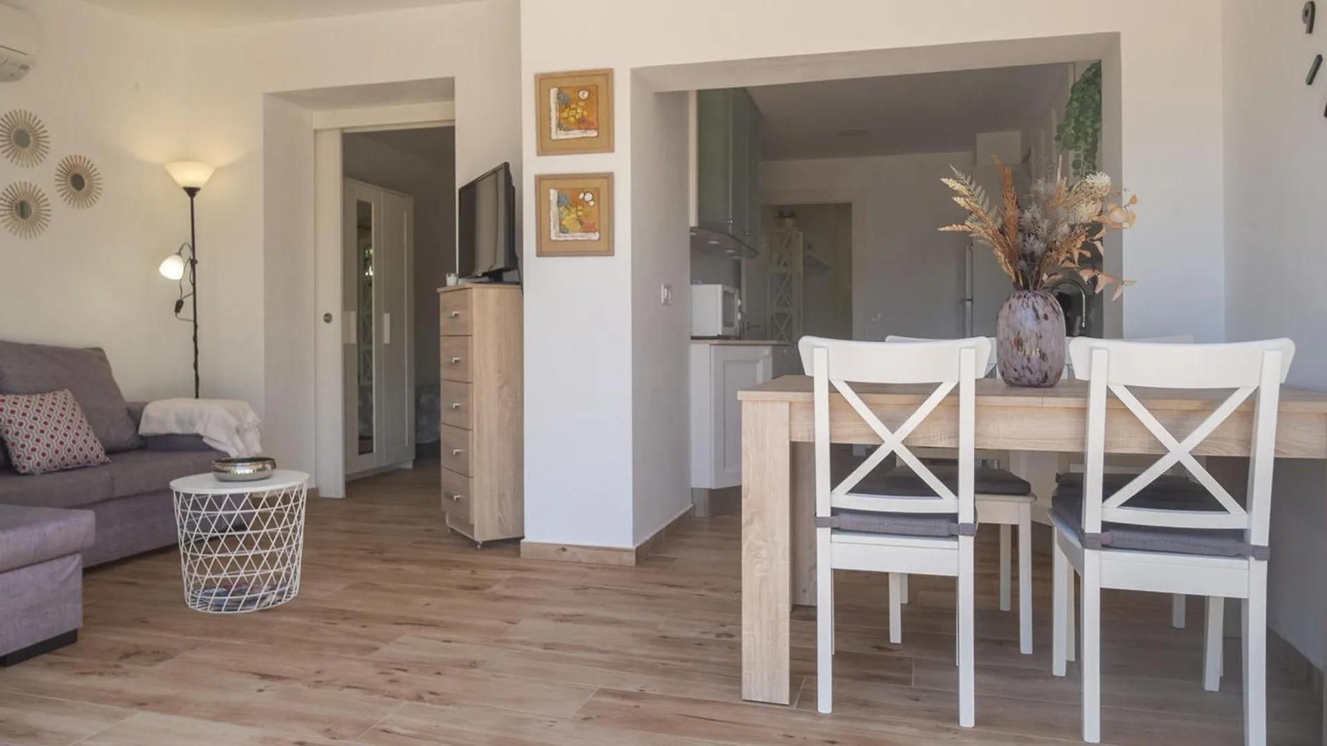 Apartamento Renovado Con Terraza, A Pasos De La Playa De Riells, ¡Ideal Para Parejas! - Es-325-29 Torroella De Montgri