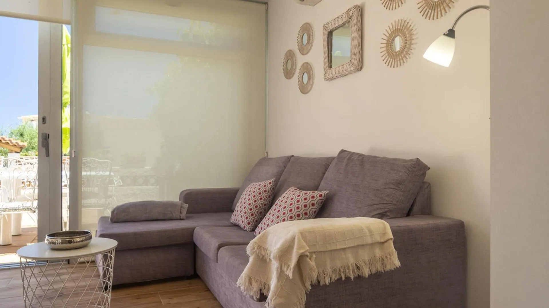 Apartamento Renovado Con Terraza, A Pasos De La Playa De Riells, ¡Ideal Para Parejas! - Es-325-29 Torroella De Montgri Apartment