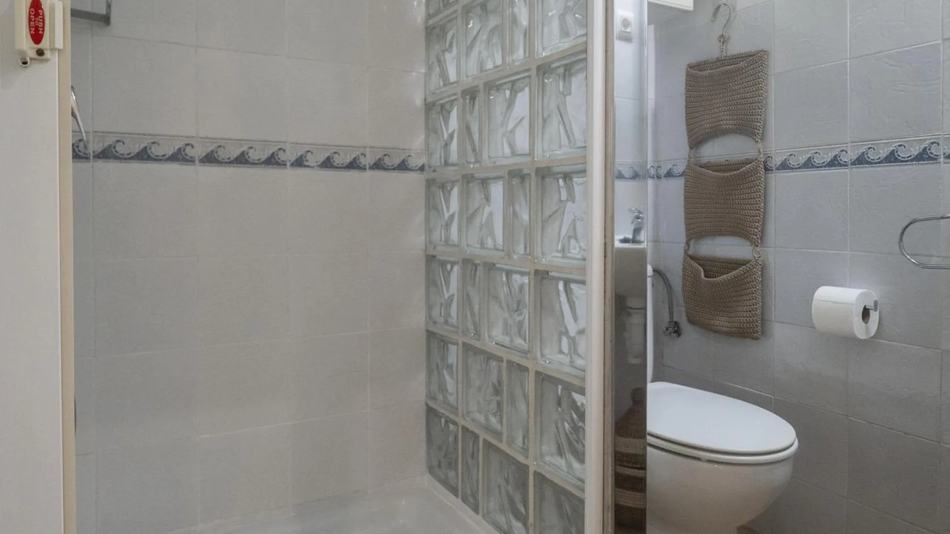 Apartamento Renovado Con Terraza, A Pasos De La Playa De Riells, ¡Ideal Para Parejas! - Es-325-29 Torroella De Montgri 0*,  Spain