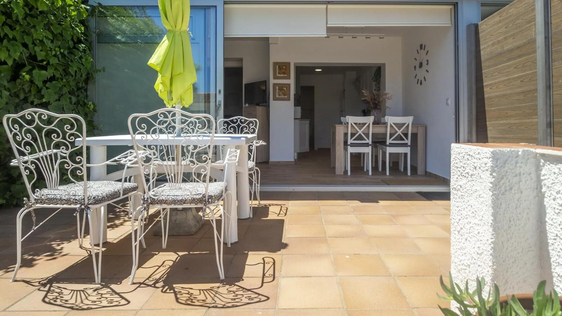 Apartamento Renovado Con Terraza, A Pasos De La Playa De Riells, ¡Ideal Para Parejas! - Es-325-29 Torroella De Montgri 0*,  Spain