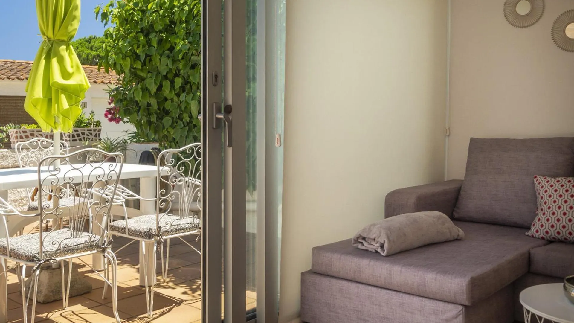 Apartamento Renovado Con Terraza, A Pasos De La Playa De Riells, ¡Ideal Para Parejas! - Es-325-29 Torroella De Montgri Apartment