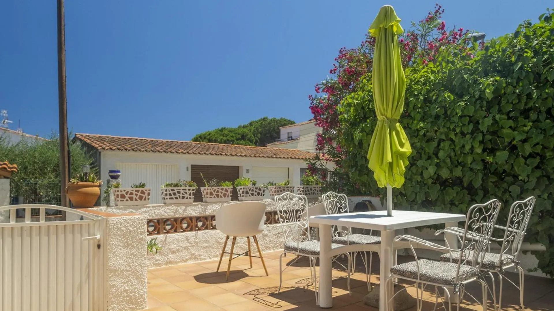 Apartamento Renovado Con Terraza, A Pasos De La Playa De Riells, ¡Ideal Para Parejas! - Es-325-29 Torroella De Montgri 0*,